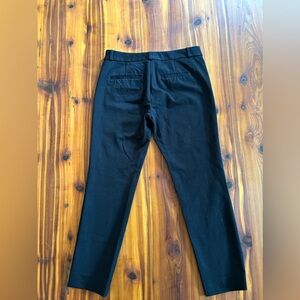 Banana Republic Women’s Sloan pant in black. Size 6.